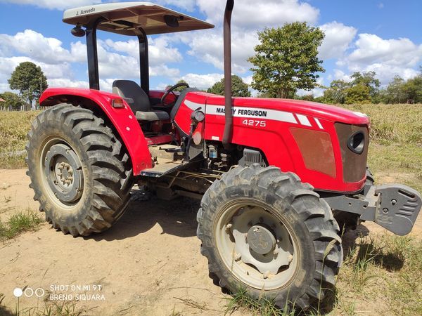 Trator Massey Fergunson 4275 (4x4)