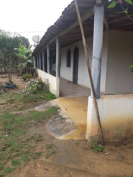 Vendo chácara 3 tarefas na Agrovila Perobinha em Medeiros Neto casa grande