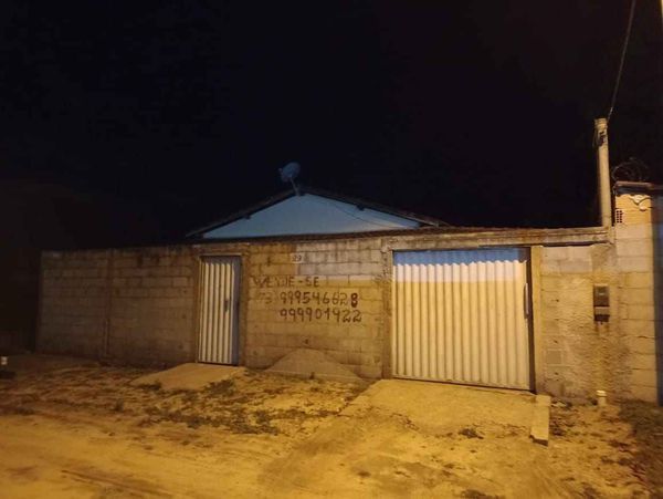 Casa bem arejada e espaçosa atrás do posto Coopercarga em Itabatã