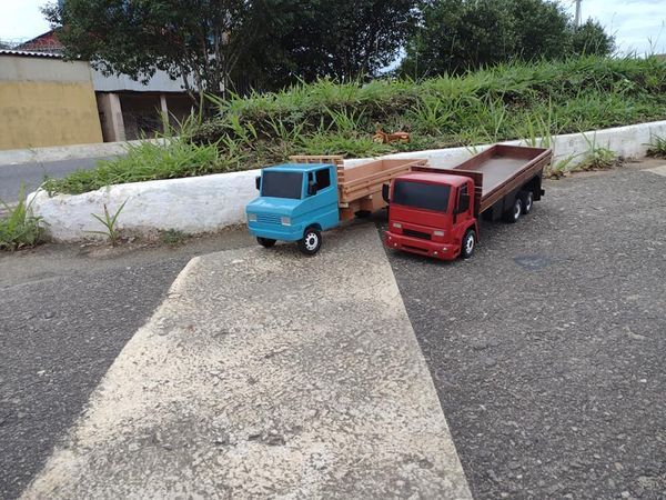 Miniaturas de caminhao