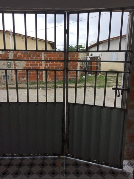 Troco uma casa ou vendo em Itambé