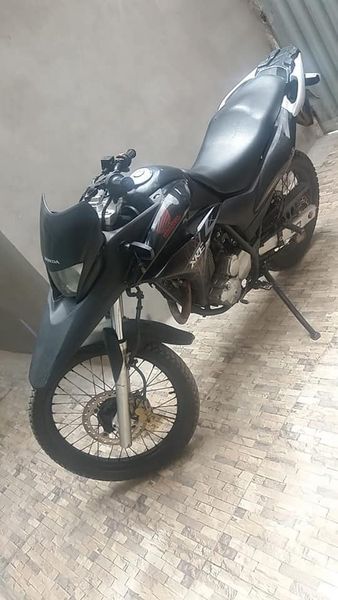 VENDO OU XRE 300 LEIA A DESCRI O ANTES DE CHAMA