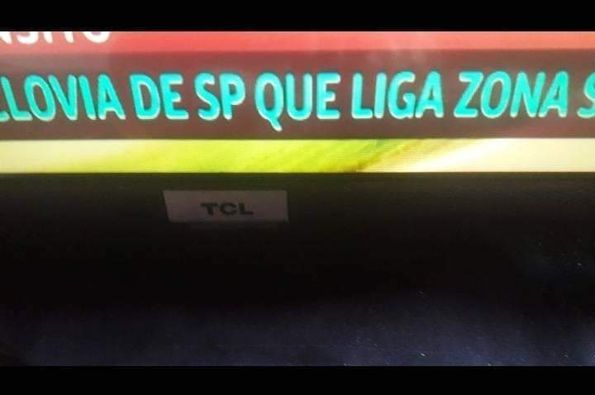 Uma televisão TcL smart