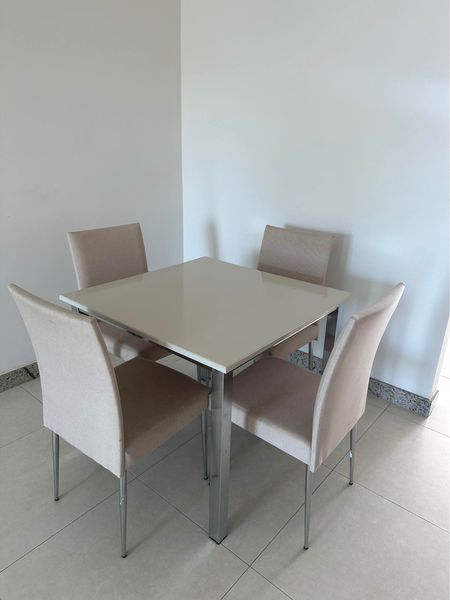 Mesa 4 cadeiras