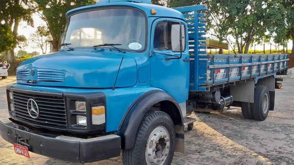 Caminhão toco 1113 modificado pra 1318Caminhão perfeito sem nenhum defeito só pegar e trabalhar