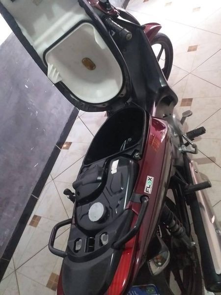 Vendo uma biz ano 2012 completa com apenas 40.000 km rodados