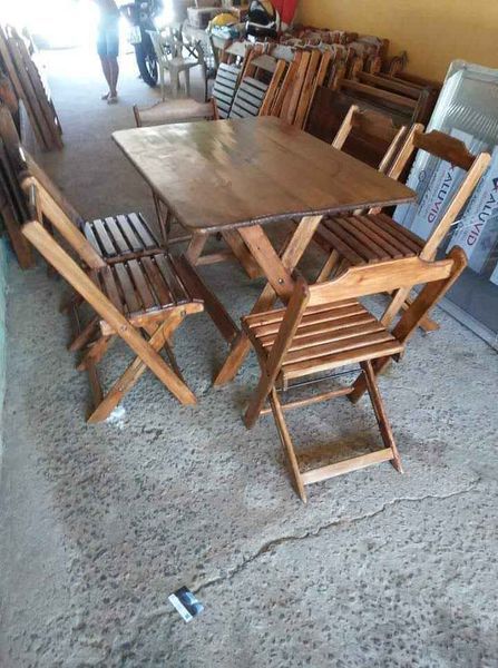 Mesas e cadeiras dobráveis por encomenda