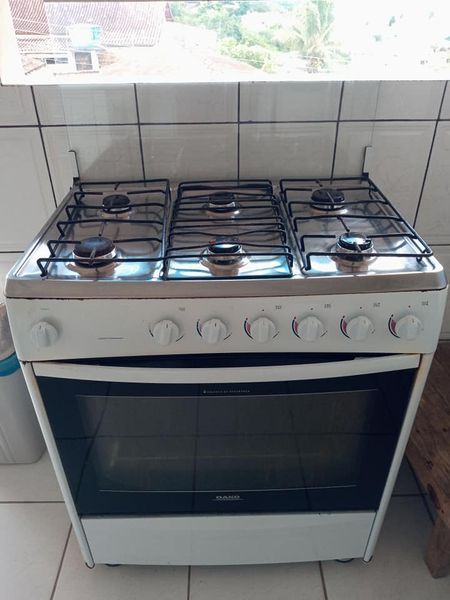 Vendo Fogão DAKO.